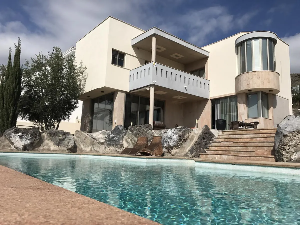 Villa Elisa location
